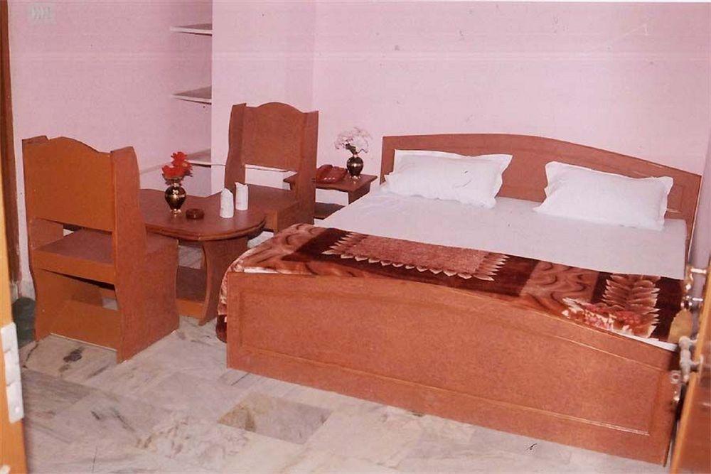 Hotel Ganga Kripa 2*
