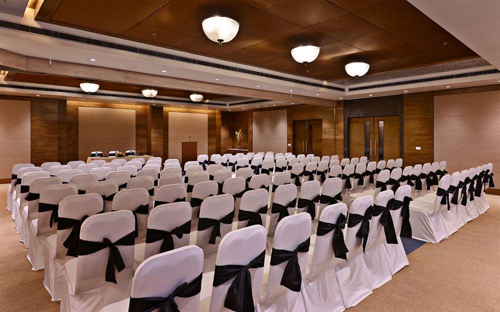 Hotel Leisure Grand Chanakya Jaipur