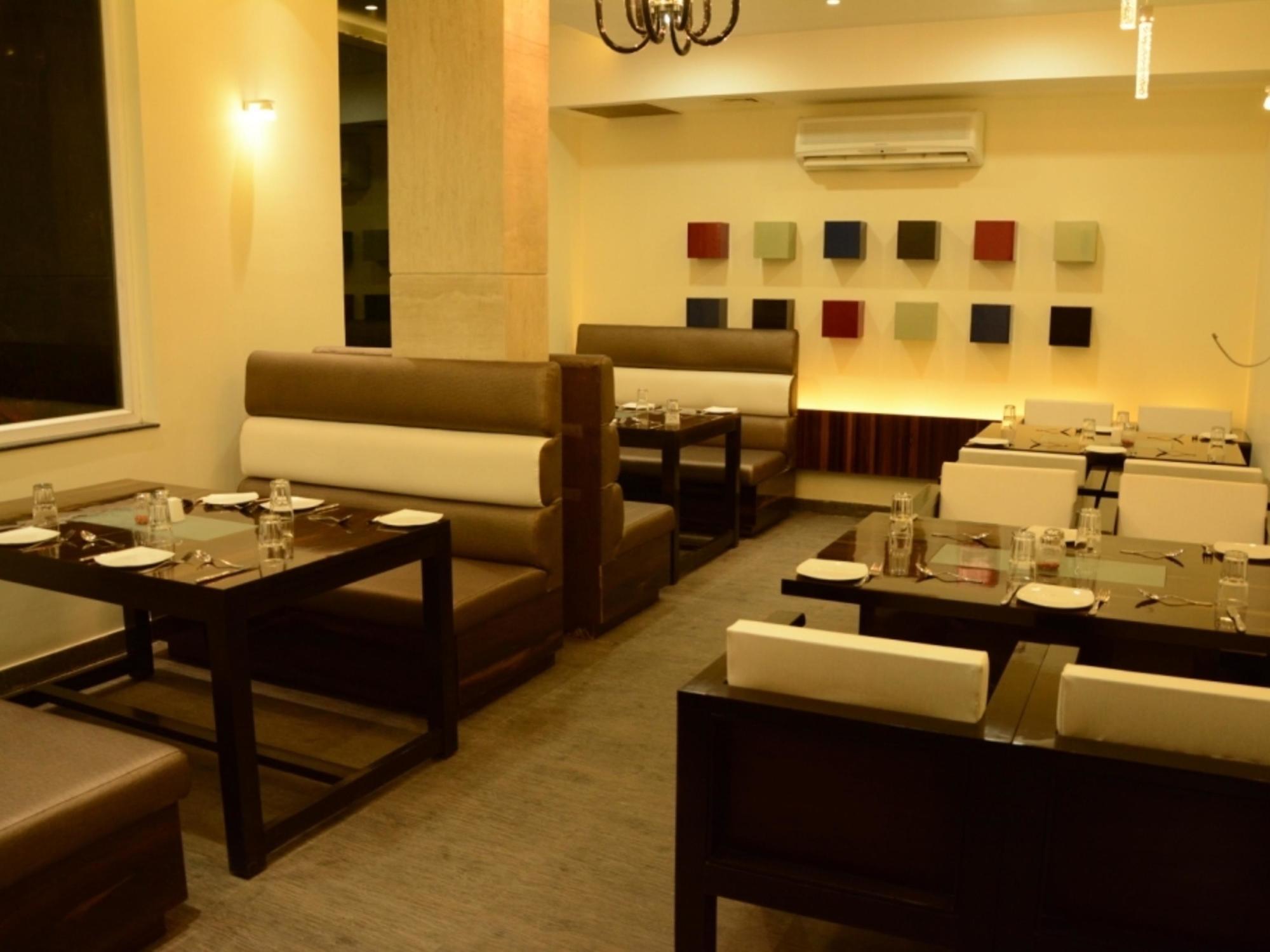 Hotel Fabhotel Resolute Gopalpura Jaipur