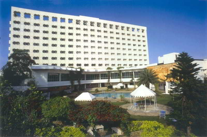 Clarks Amer Hotel 4*