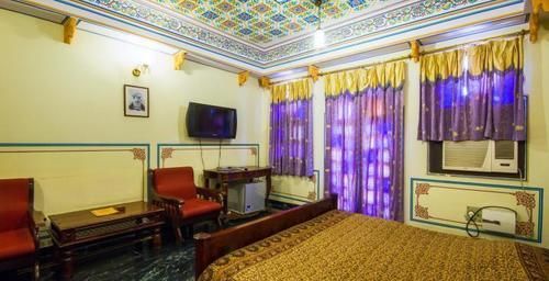 Sajjan Niwas Hotel 3*