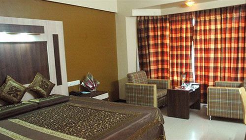 Oyo 18814 Maya International Hotel 3*