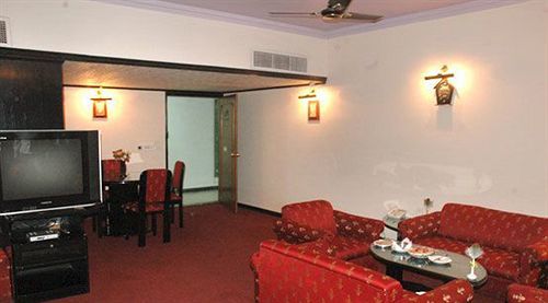 Hotel Oyo 18814 Maya International 3*