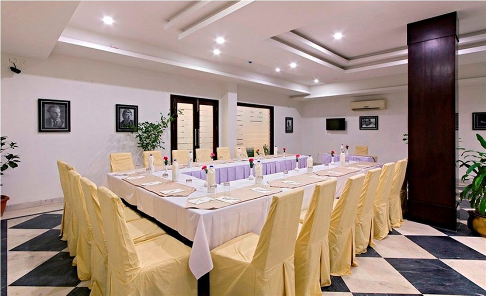 Rnb 2* Jaipur