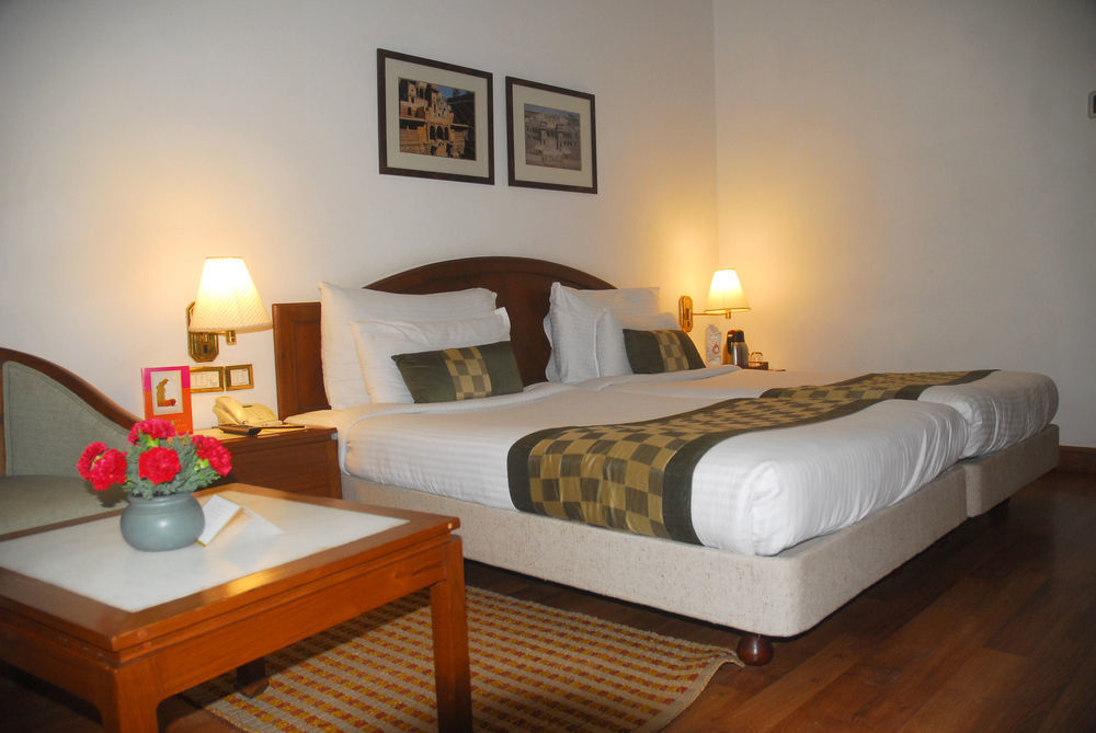 Clarks Amer Hotel 4*