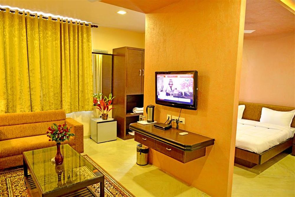 Royal View Hotel 3*