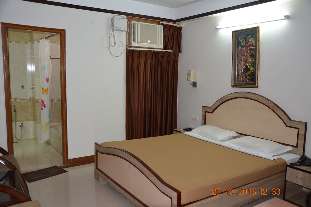 Kings Corner Hotel 3*