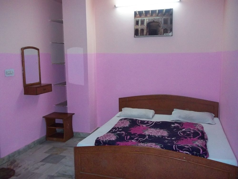 Hotel Ganga Kripa 2*