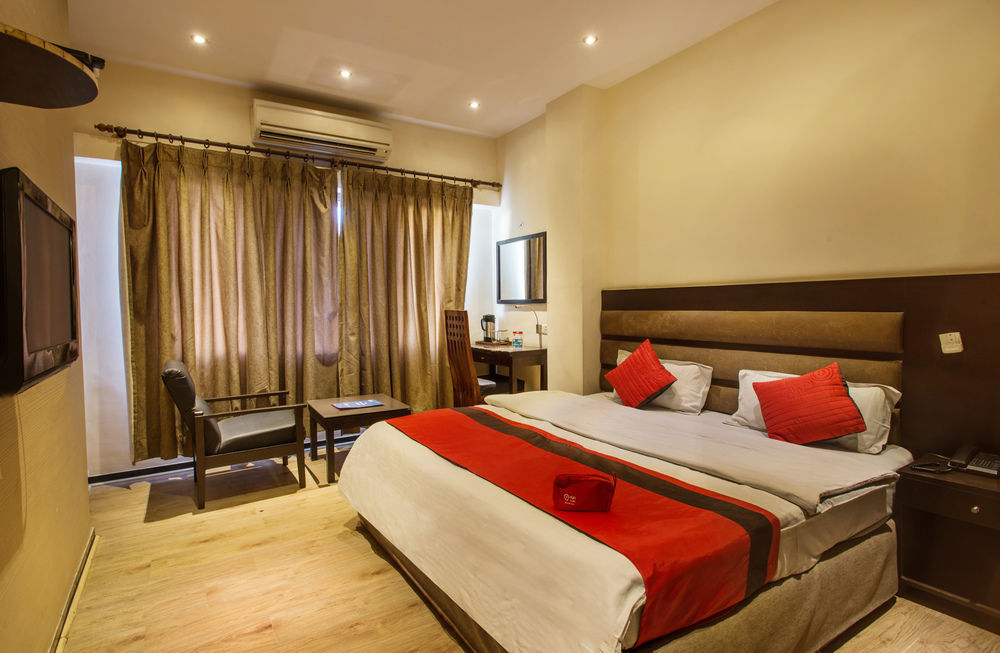 Oyo Premium Mi Road Hotel 3*