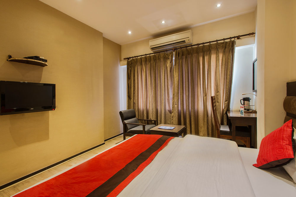 Oyo Premium Mi Road Hotel Jaipur