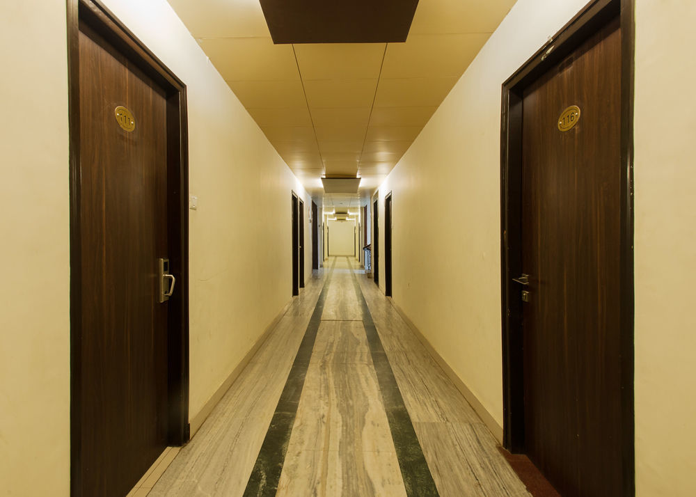 Oyo Premium Mi Road Hotel 3*