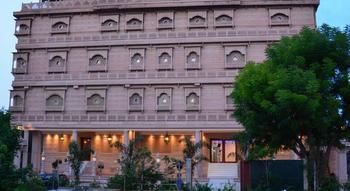 Hotel Lilypool - The Heritage Jalmahal Jaipur