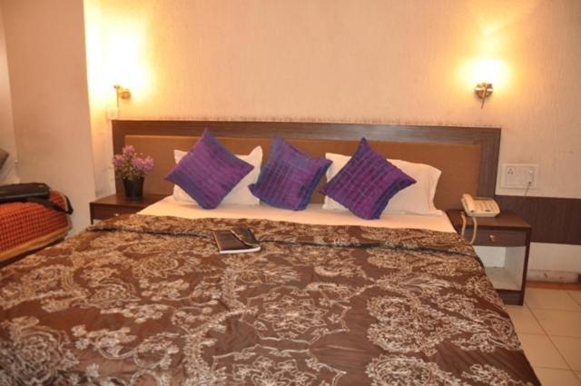 Aditya International Hotel 3*