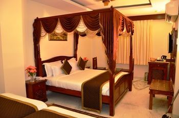 Lilypool - The Heritage Jalmahal Hotel Jaipur