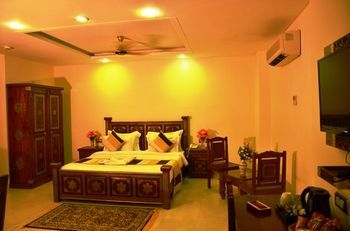 Lilypool - The Heritage Jalmahal Hotel Jaipur