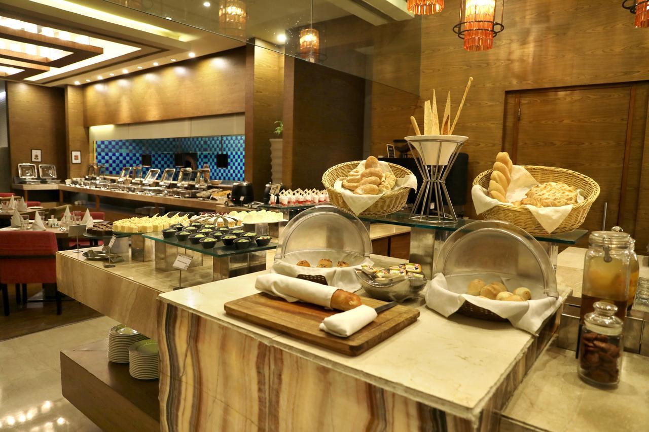 Hotel Royal Orchid Jaipur, Tonk Road 5*