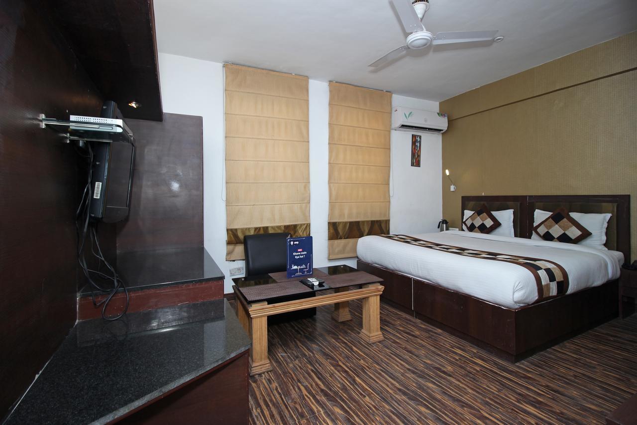 Hotel Oyo Premium Railway Station