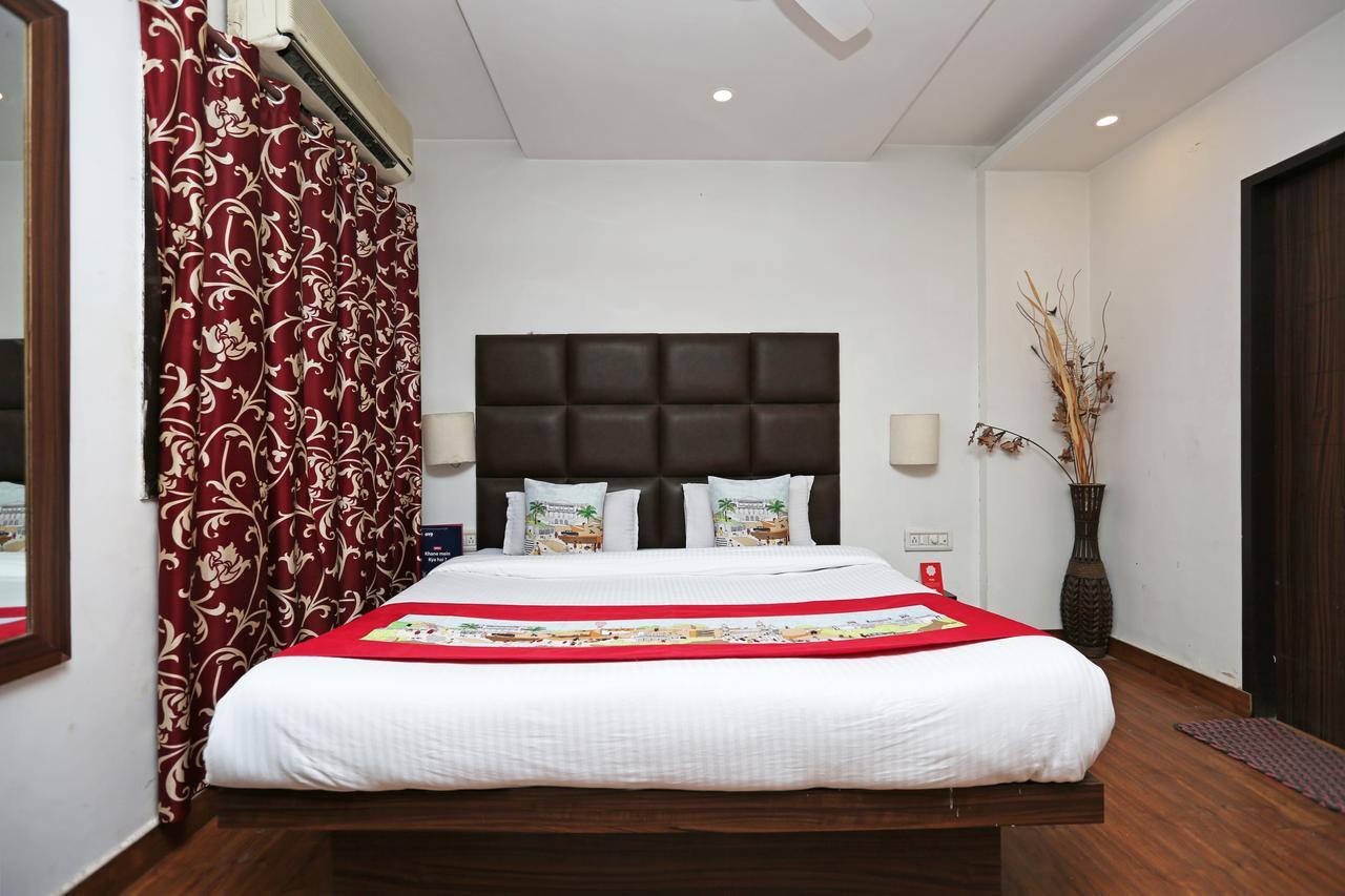 Oyo Premium Railway Station Hotel 3*