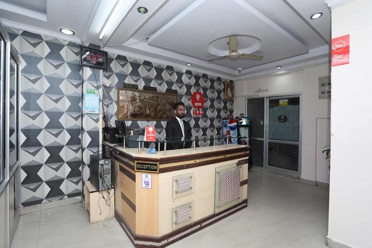 Deepak Hotel 2*