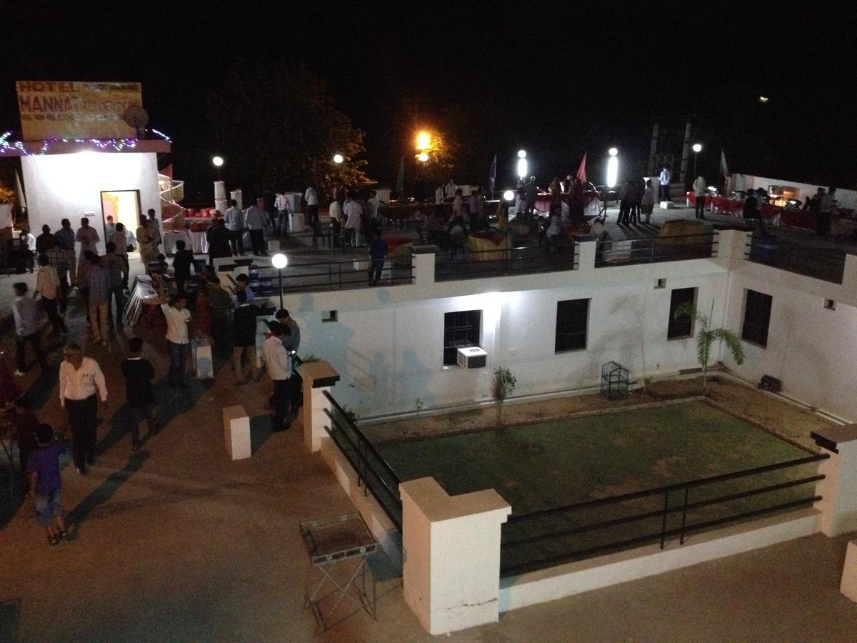 Mannat Residency Hotel