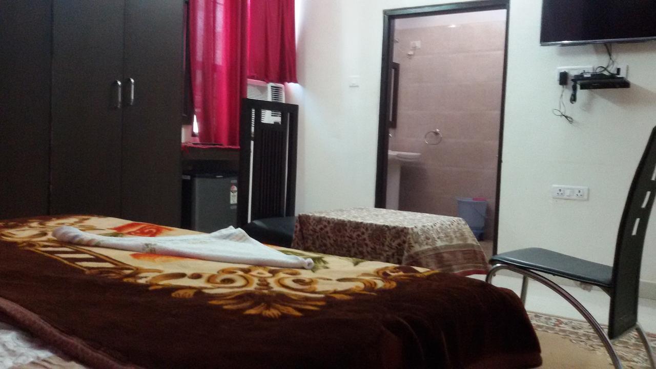 Mannat Residency Hotel