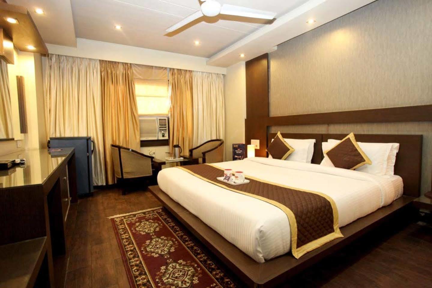 Aashish 2* Jaipur