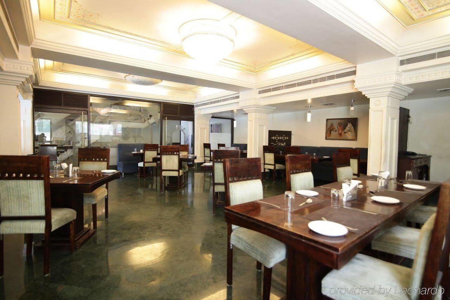 Hotel Oyo 1746 Rnb Select