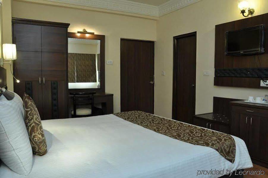 Oyo 1746 Rnb Select Hotel 2*