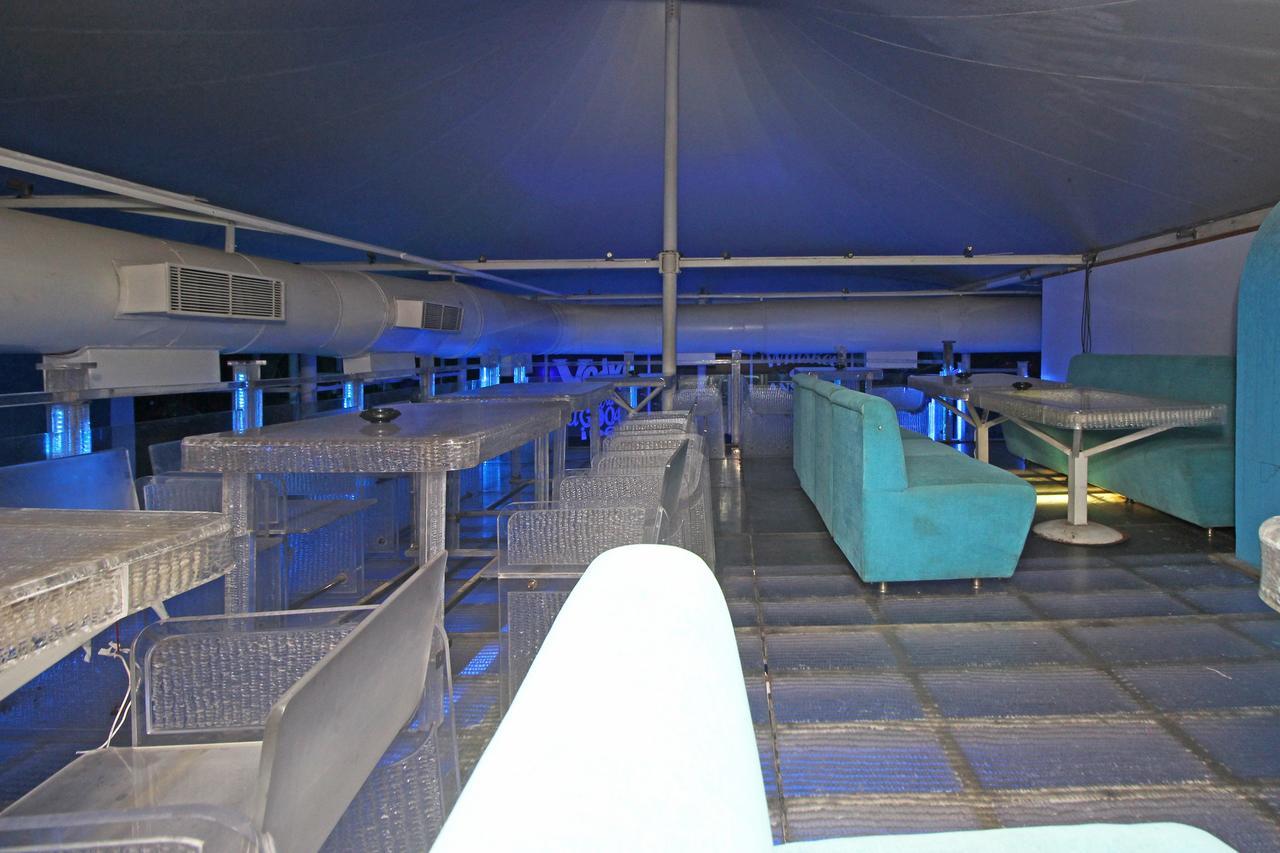 Hotel Oyo 9542 Near Sindhi Camp Bus Stand