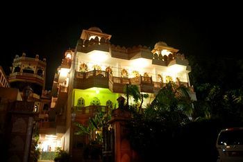 Sajjan Niwas Hotel 3*