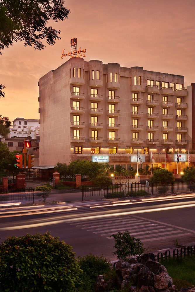 Hotel Lords Plaza 3*