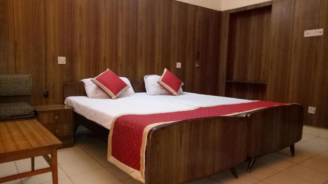 Rajdhani Hotel