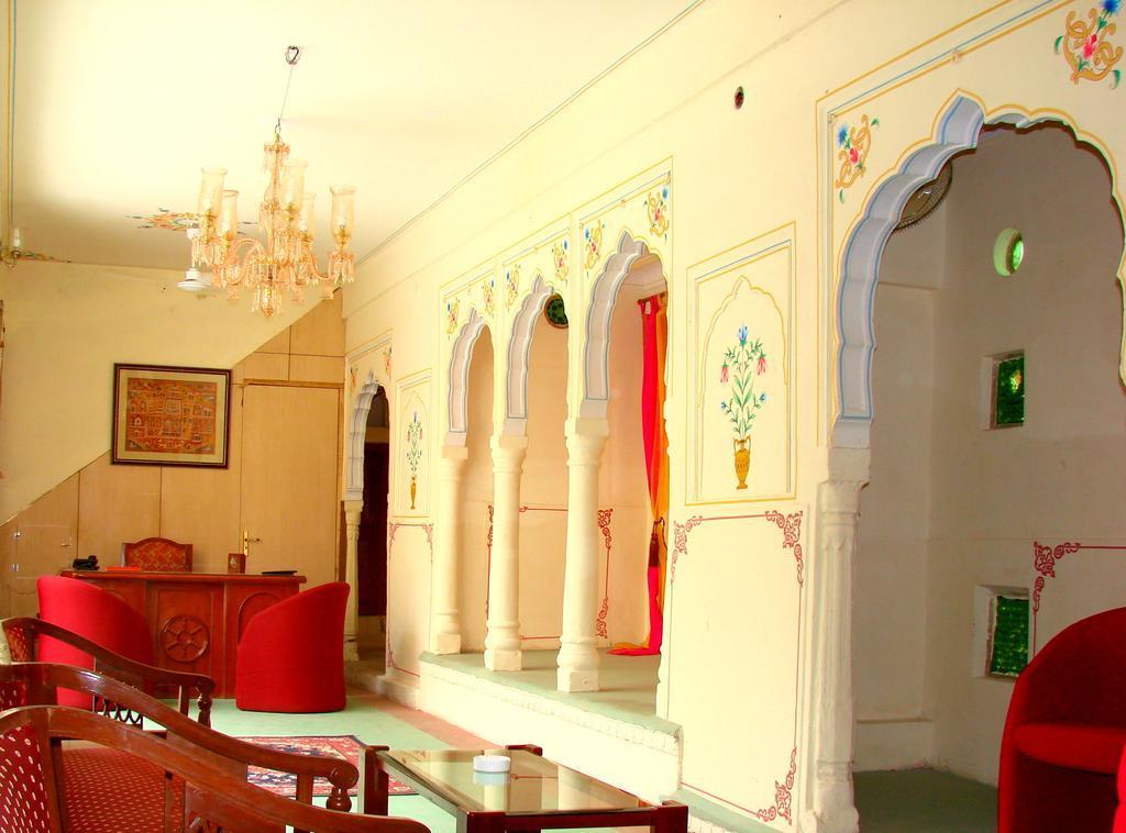 Hotel Karnot Mahal