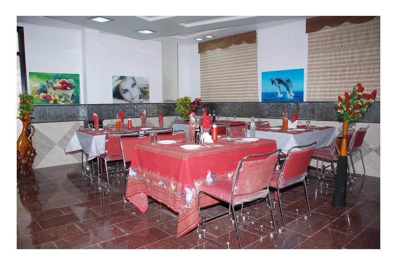 Hotel Jinendra Palace