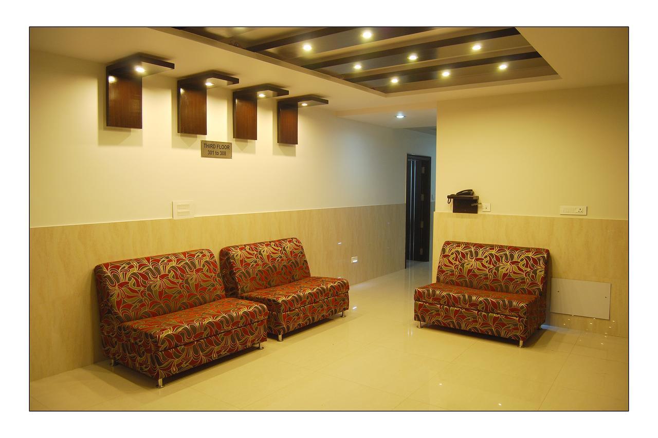 Jinendra Palace Hotel 2*