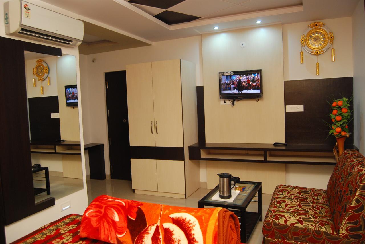 Hotel Jinendra Palace 2*
