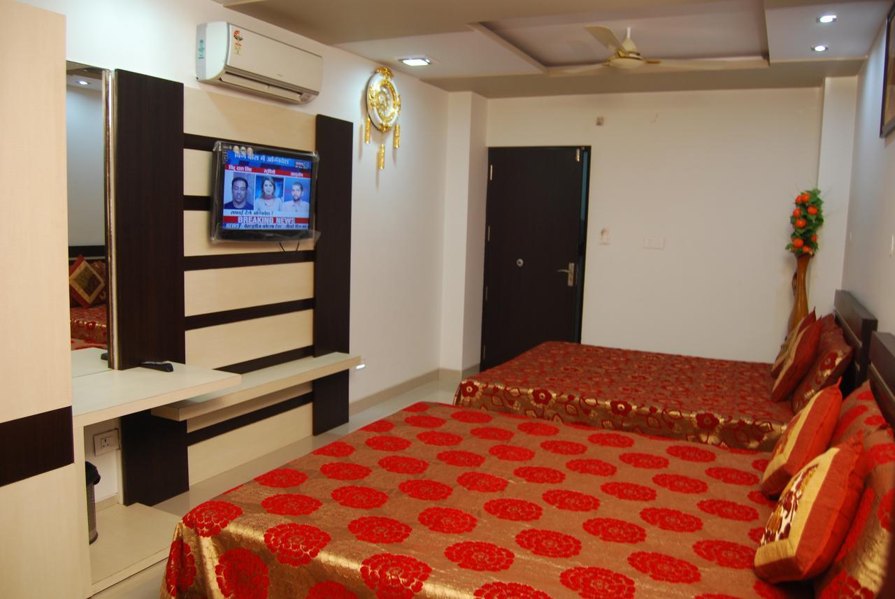 Jinendra Palace Hotel 2*