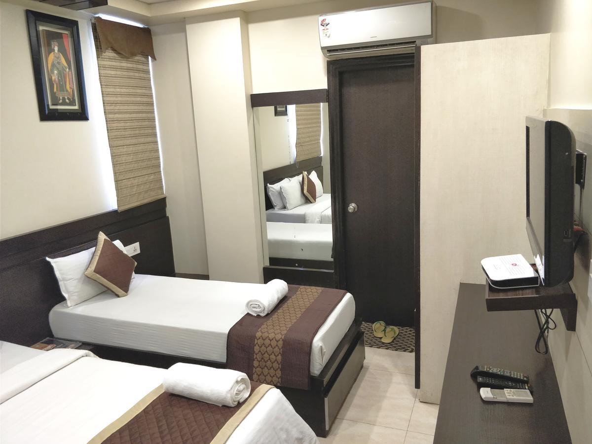 Hotel Jinendra Palace 2*