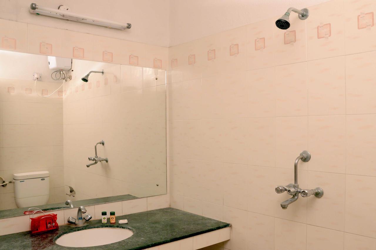 Oyo 6327 Hill View Hotel 2*