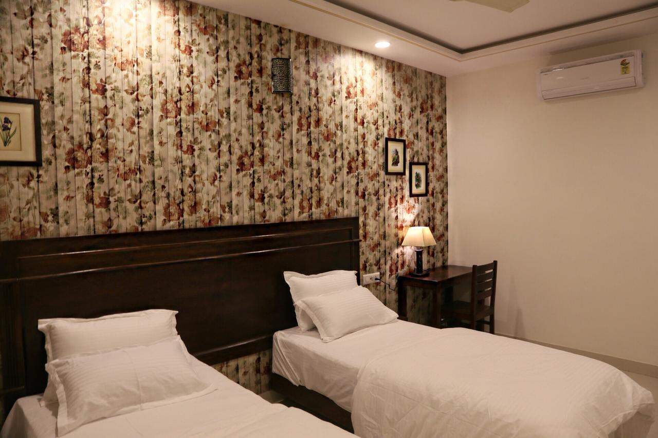 White Tulips Bed & Breakfast 5*