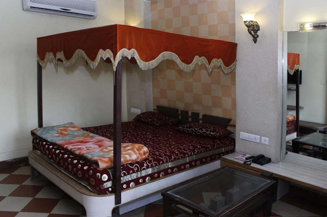 Mahadev Regency Hotel 2*