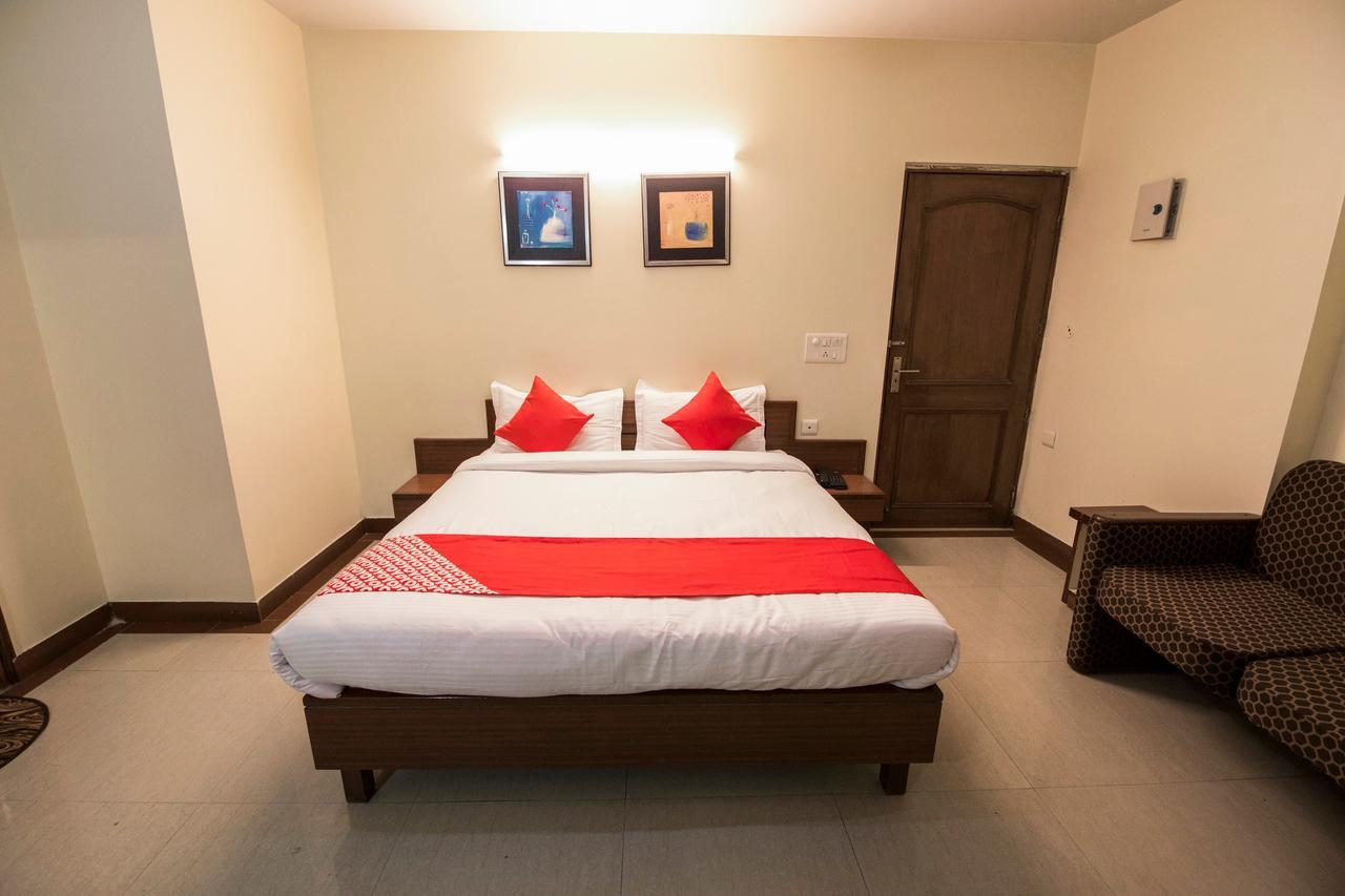 Oyo 13643 Maharaja Palace Hotel 3*