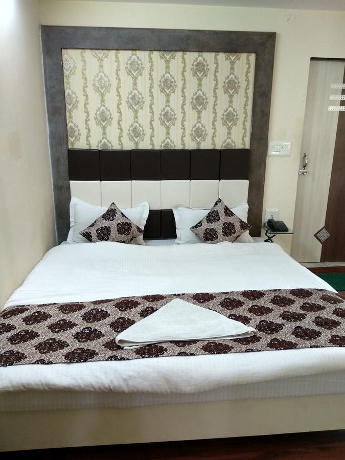 Ishwar Hotel