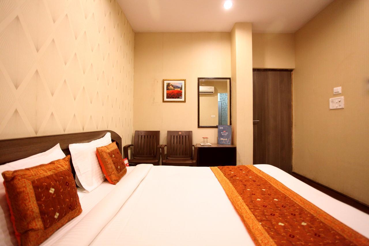 Oyo 2206 Rajawat Manor