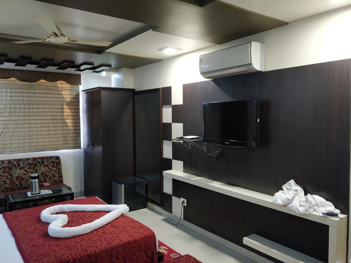 Hotel Jinendra Palace 2*