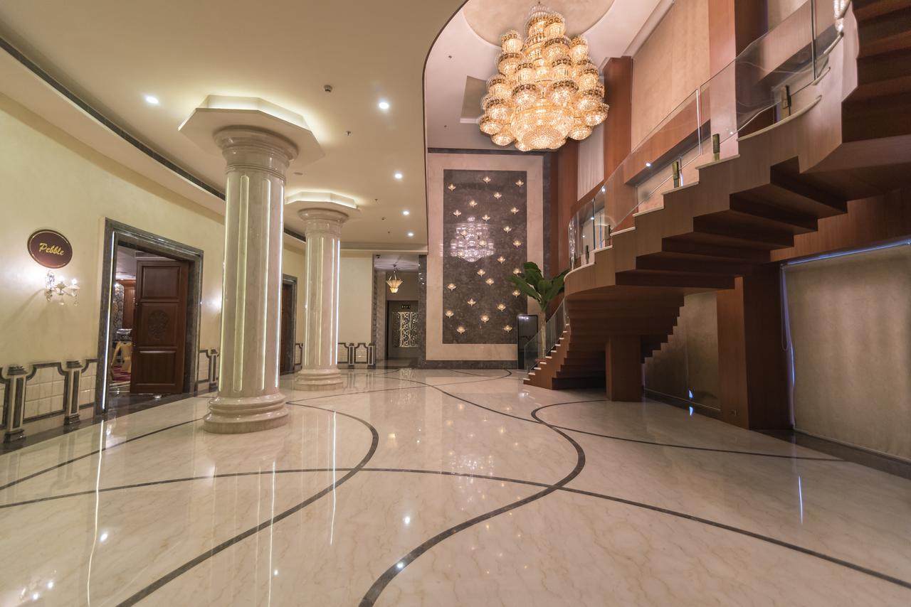 Shakun And Hotel