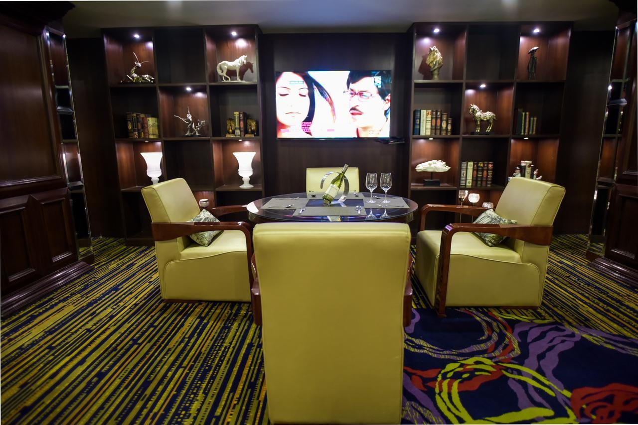 Hotel Shakun And