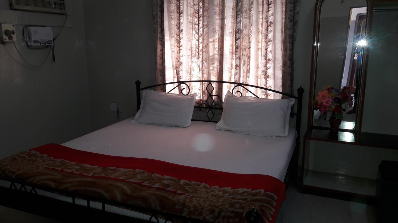 Urvashi Hotel *