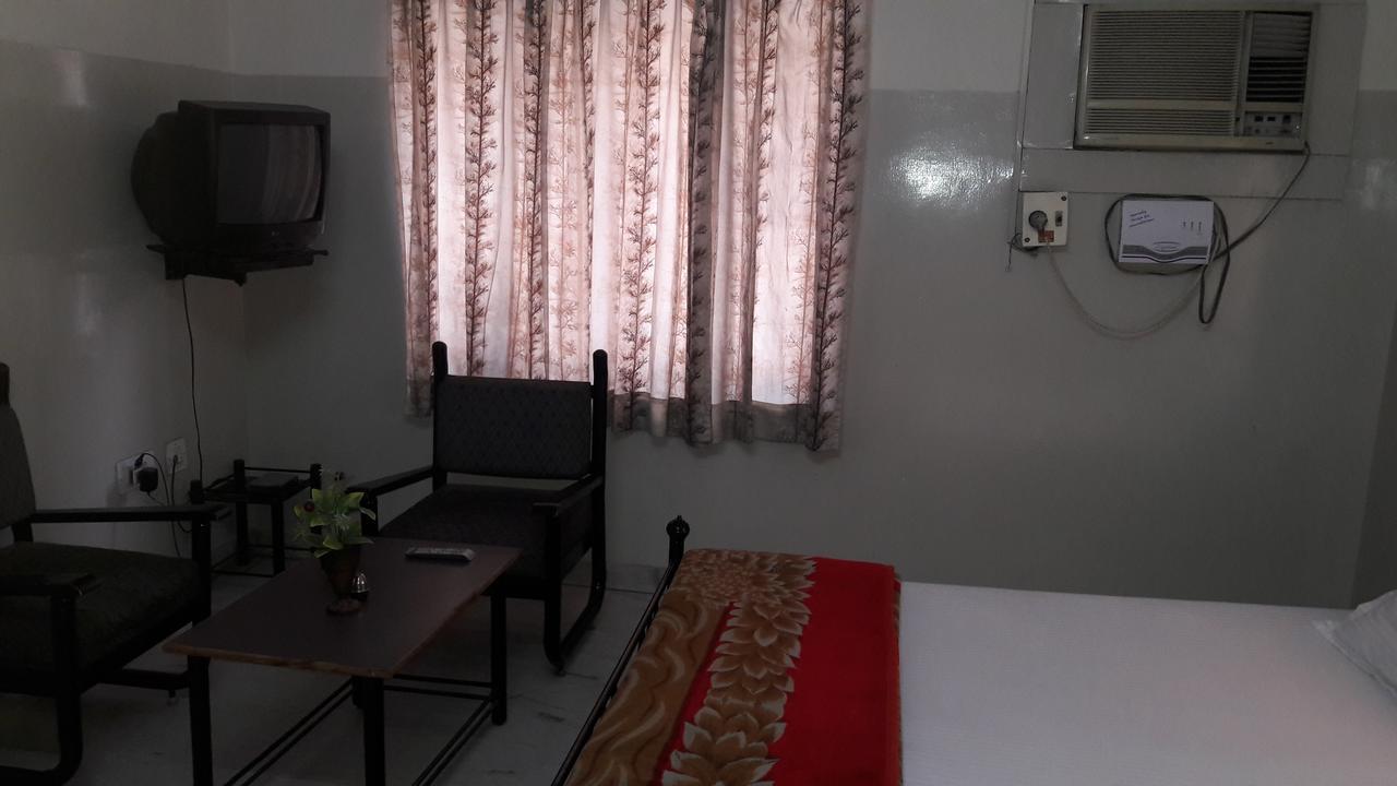 Urvashi Hotel