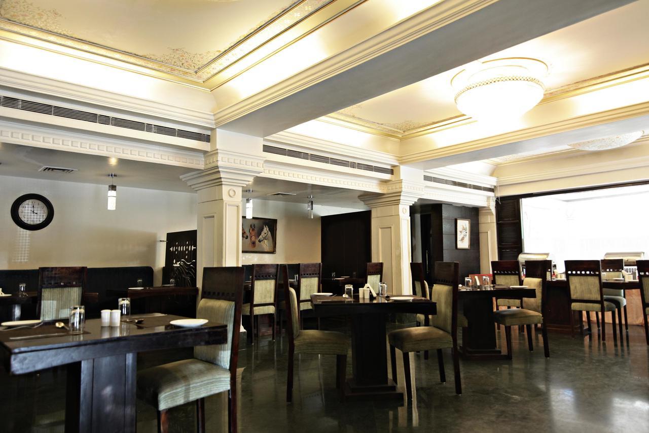 Hotel Oyo 1746 Rnb Select 2*